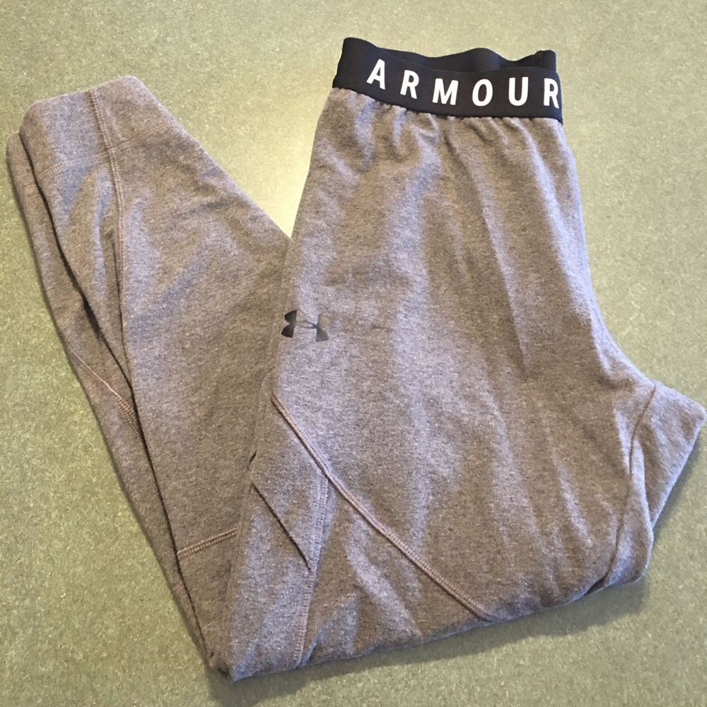 Women’s Fitted 7/8 Under Armour Joggers